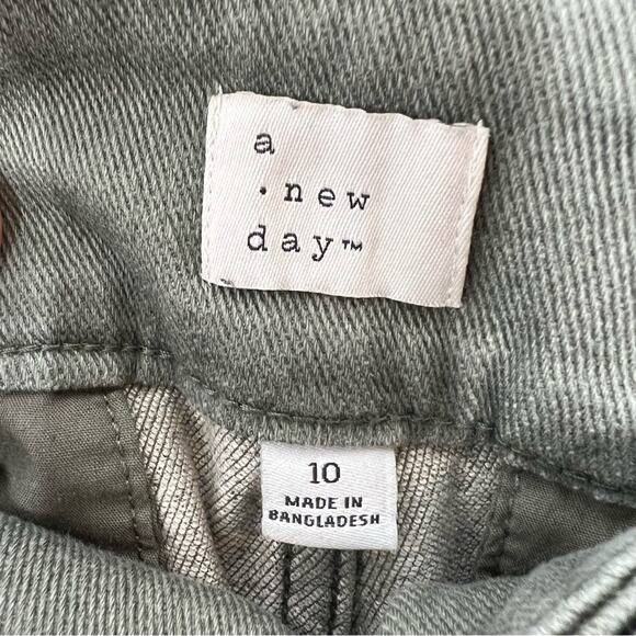 A New Day Olive Green Belted Pleated Straight Leg Ankle Pants Women's size 10 - Picture 3 of 5